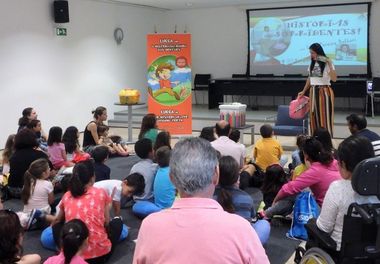 Biblioteca de Olhão e Ligia Boldori levam as "Histórias Sorridentes" para pais e filhos.