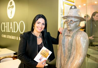 Clube Literário e Bar Chiado Editora:Um bom vinho, um bom livro..Na Mala do Imigrante – Ligia Pereira Boldori